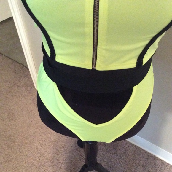 2 piece swimwear - Picture 7 of 7